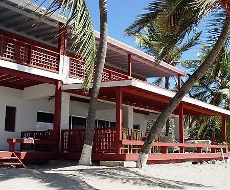 Fort Recovery Villa Suites Hotel Freshwater Pond Extérieur photo